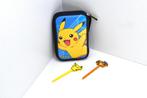 Pokemon 3DS hoesje + Charizard en Pikachu STOKJES | RARE, Games en Spelcomputers, Games | Nintendo DS, Ophalen of Verzenden, Gebruikt