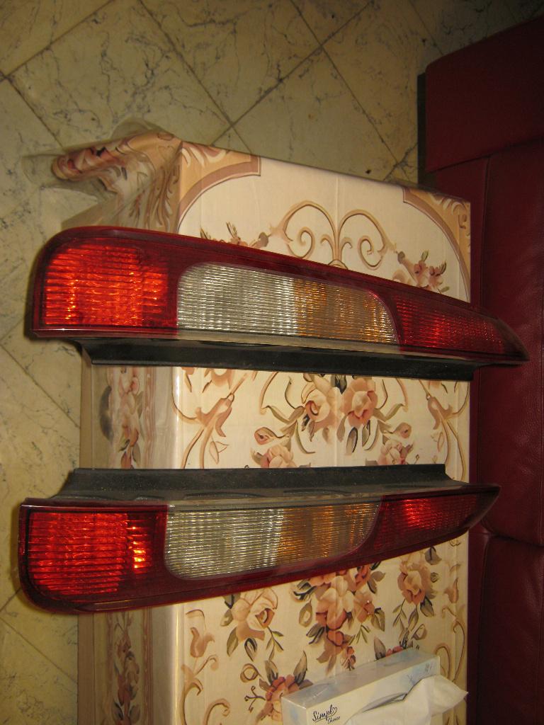 2 feux arrière pour Ford Focus C Max, Autos : Pièces & Accessoires, Enlèvement ou Envoi, Utilisé, Ford