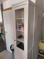 Ikea vitrinekast, Enlèvement