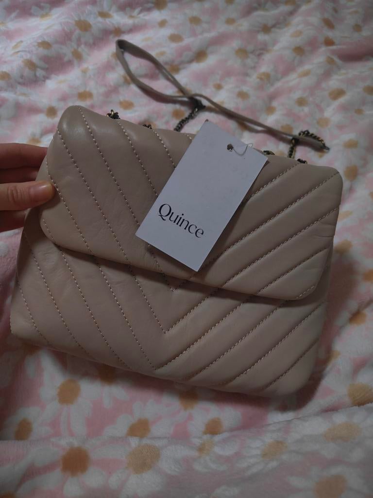 Sac à main 100% cuir. Nouveau. Quince, Bijoux, Sacs & Beauté, Sacs | Sacs Femme, Enlèvement ou Envoi, Neuf, Beige, Sac à main
