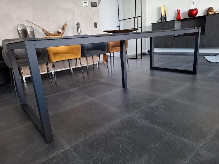 tafel, Huis en Inrichting, Tafels | Salontafels, Zo goed als nieuw, Metaal, Ophalen