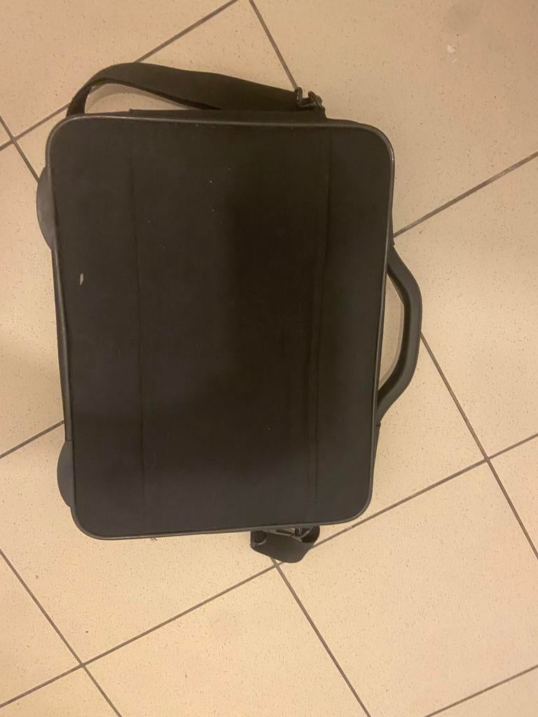 Samsonite, Enlèvement, Comme neuf