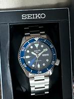 Ensemble complet Seiko 5 Sport SRPD51K1 bleu + garantie, Enlèvement ou Envoi, Comme neuf, Seiko