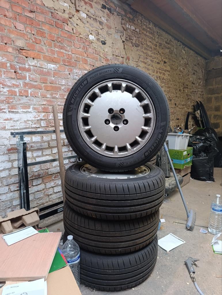 Banden op velg. Michelin pilot sport 4 205/55 ZR 16, Ophalen, Nieuw