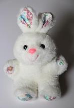 Wit pluche konijn knuffelkonijn met pastelgekleurde accenten, Kinderen en Baby's, Speelgoed | Knuffels en Pluche, Ophalen of Verzenden