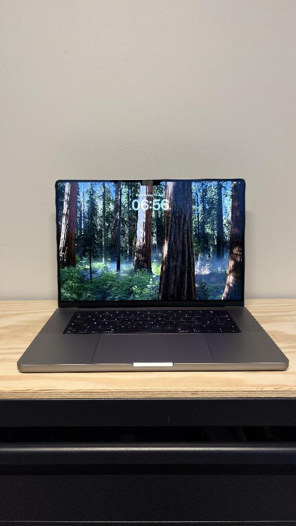 MacBook Pro M1 MAX - CPU 10-Core - GPU 64Gb  - SSD 2 TB, MacBook Pro, 64 GB ou plus, 16 pouces, Comme neuf