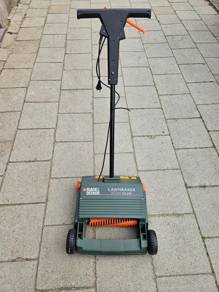 Verticuteermachine, Ophalen, Zo goed als nieuw, Elektrisch, Black & Decker