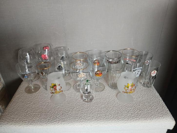 lot van 19 bierglazen nieuws, Verzamelen, Glas en Drinkglazen, Ophalen of Verzenden