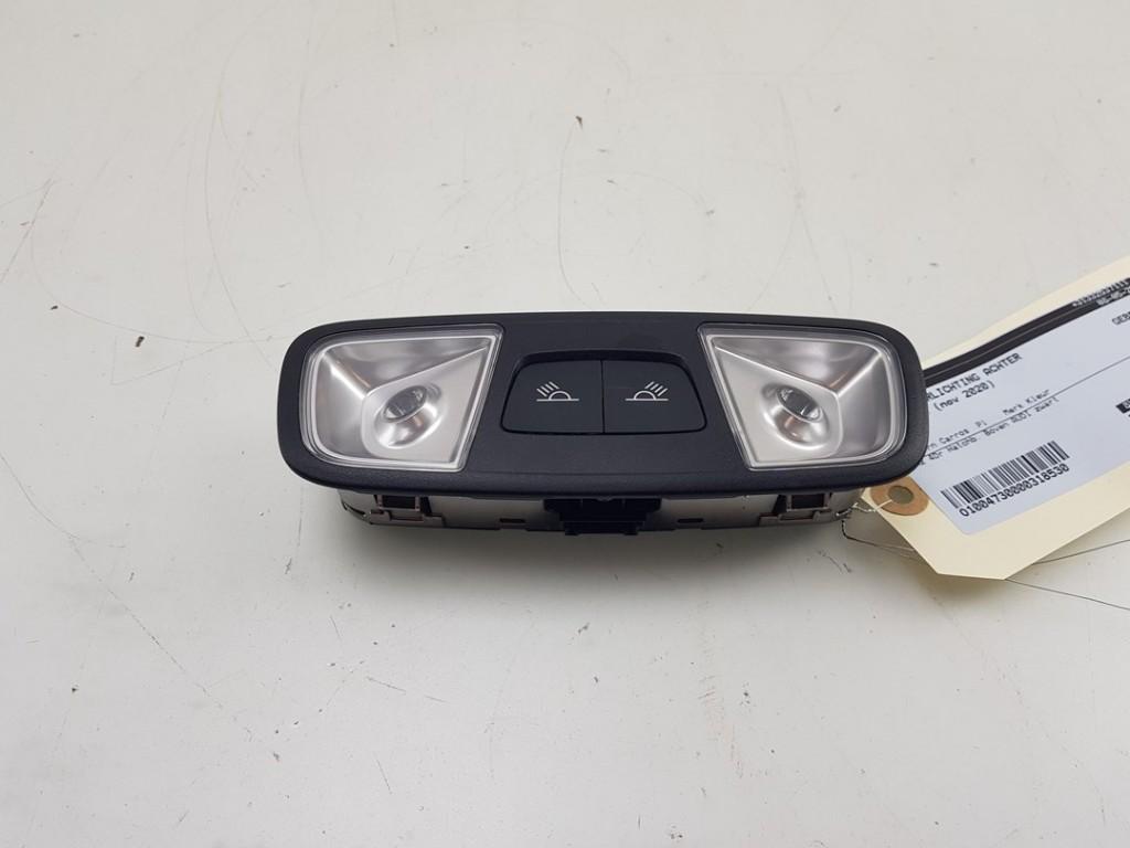 PLAFONNIER ARRIÈRE Audi A3 Sportback (8YA) (01-2019/-), Auto-Union-Straße  1,
85057  Ingolstadt, DE, Info@audi.de, Audi, Utilisé