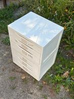 Twee houten boxen met telkens drie schuifjes, Ophalen