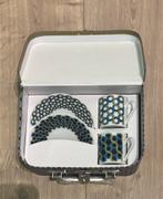 Mallette avec deux petits sacs et sous-verres, Enlèvement ou Envoi