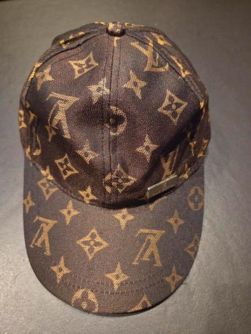 Louis Vuitton vintage baseball pet beschikbaar voor biedingen
