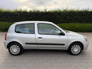 Renault Clio 1.2i 2007 faible KM superbe état Courroie Ok beschikbaar voor biedingen