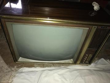 PHILIPS X26K221 1 1968-1974 vintage televisie beschikbaar voor biedingen