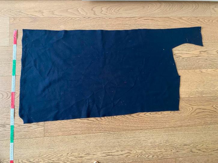 Lap zwarte fleece 58x98 cm, Hobby en Vrije tijd, Stoffen en Lappen, Zo goed als nieuw, 30 tot 120 cm, 30 tot 200 cm, Zwart, Ophalen of Verzenden
