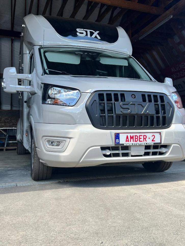 STX 2- horsebox stallion edition! FULL OPTION, Caravans en Kamperen, Mobilhome-accessoires, Zo goed als nieuw, Ophalen