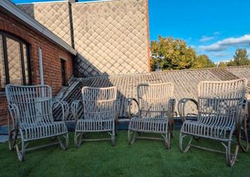 Tuinstoelen beschikbaar voor biedingen