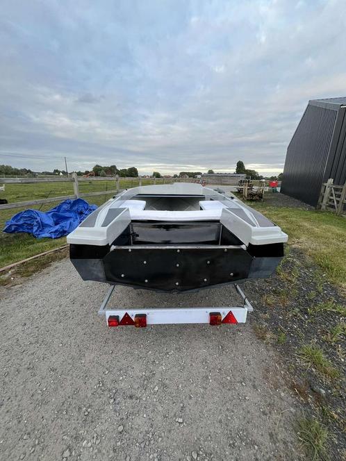 Speedboot 15pk met trailer, Watersport en Boten, Speedboten, Zo goed als nieuw, 3 tot 6 meter, Benzine, Minder dan 70 pk, Polyester