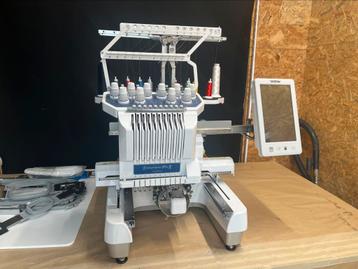 BROTHER PROFESSIONELE BORDUURMACHINE PR 1 1055X **PREMIUM, Hobby en Vrije tijd, Ophalen, Zo goed als nieuw, Machineborduren, Borduurmachine