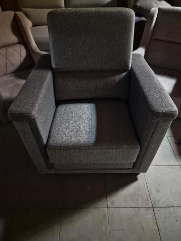 1 zit zetel 75 € proper beschikbaar voor biedingen