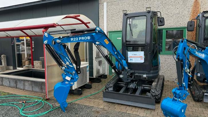 R22PRO 2.4 ton graafmachine FULL OPTION, Articles professionnels, Machines & Construction | Grues & Excavatrices, Excavatrice