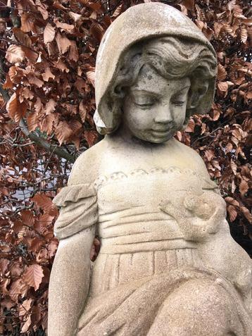 Oud Engels stenen Tuinbeeld! beschikbaar voor biedingen