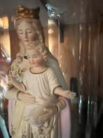 Mariabeeld onder glazen stolp ., Antiek en Kunst, Ophalen