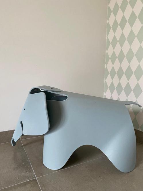 Vitra - Charles & Ray Eames - Stoel - Elephant Large lichtbl, Antiek en Kunst, Antiek | Meubels | Stoelen en Sofa's, Ophalen