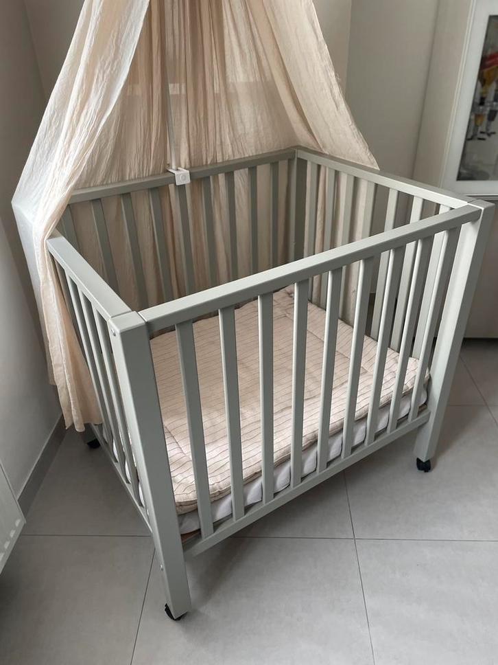Park ocean pericles taupegrijs matras met wielen 75 x 95 cm, Kinderen en Baby's, Babyparken, Zo goed als nieuw, Wieltjes, Ophalen