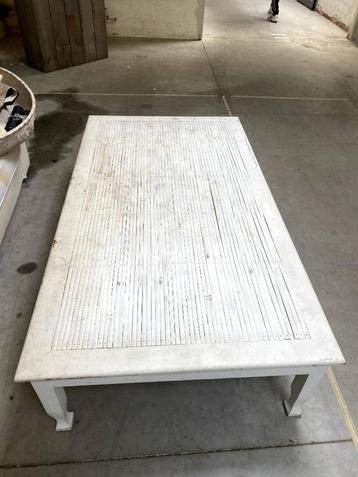 White wash opium coffee table  beschikbaar voor biedingen