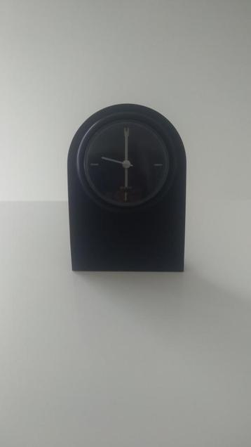 Art. 687 Klokje beschikbaar voor biedingen