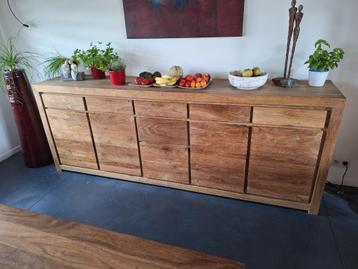 Dressoir uit teak beschikbaar voor biedingen