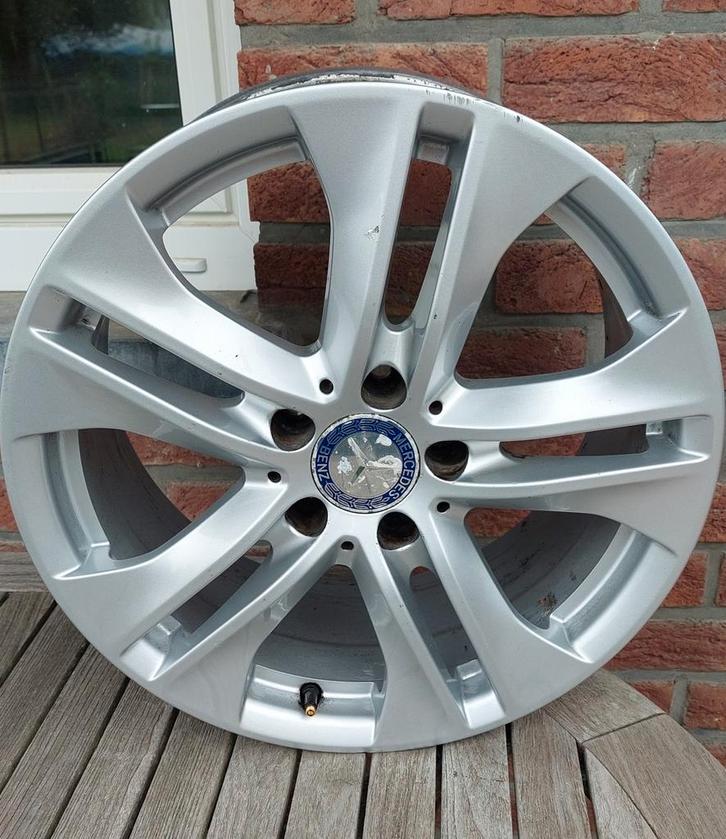 Jantes larges Mercedes en 8" x 17 pouces, Auto-onderdelen, Banden en Velgen, Band(en), Ophalen