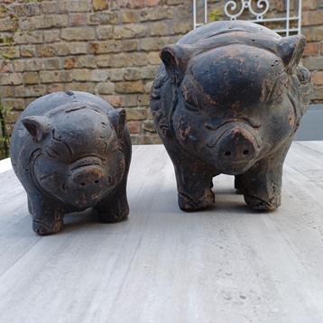 2 spaarvarkens terra cotta beschikbaar voor biedingen