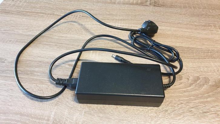 Oplader 42V 2.0A - aldi - decathlon fietsen, Fietsen en Brommers, Fietsaccessoires | Overige Fietsaccessoires, Gebruikt, Ophalen