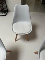 4 stoelen met volhouten poten, Wit, Scandinavisch, Zo goed als nieuw, Vier