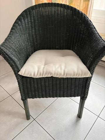 Rieten stoel - groen beschikbaar voor biedingen