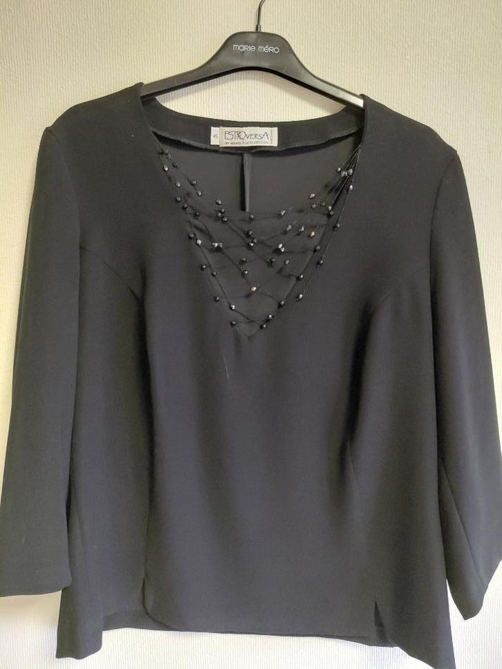 Geklede zwarte blouse, maat 44. Merk Estroversa., Kleding | Dames, Blouses en Tunieken, Gedragen, Maat 42/44 (L), Zwart, Ophalen of Verzenden