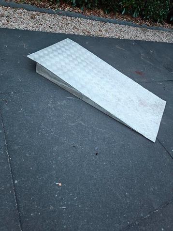 Taanplaat , drempelhulp , oprijplaat  beschikbaar voor biedingen