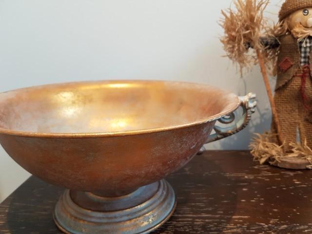 Karakteristieke goudkleurige schaal, Huis en Inrichting, Woonaccessoires | Schalen en Manden, Nieuw, Schaal, Rond, Ophalen