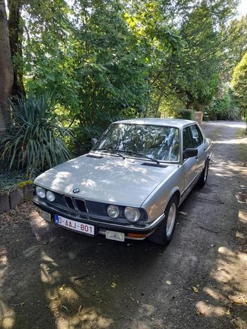 BMW E28 520i 125cv 1983 moteur resegmenté, remis à neuf disponible aux enchères