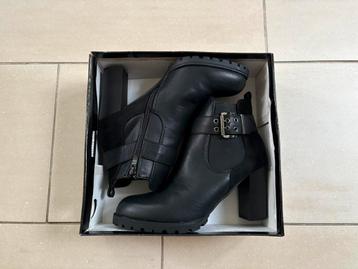 Prachtige nieuwe zwarte laarzen met hak van Erynn maat 41 beschikbaar voor biedingen