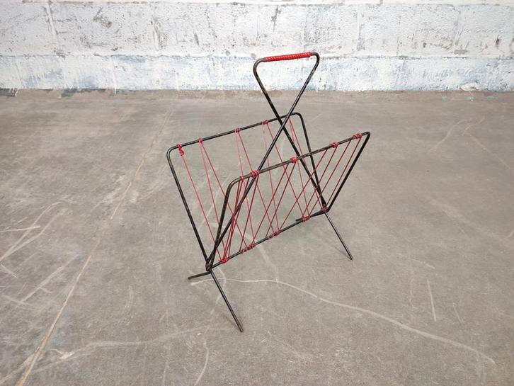 Vintage krantenbakje, Huis en Inrichting, Woonaccessoires | Krantenbakken en Lectuurbakken, Ophalen of Verzenden