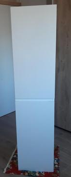 Praktisch badkamermeubel in wit hoogglans, tijdloos!, Ophalen, (Half)hoge kast, Minder dan 50 cm, Zo goed als nieuw
