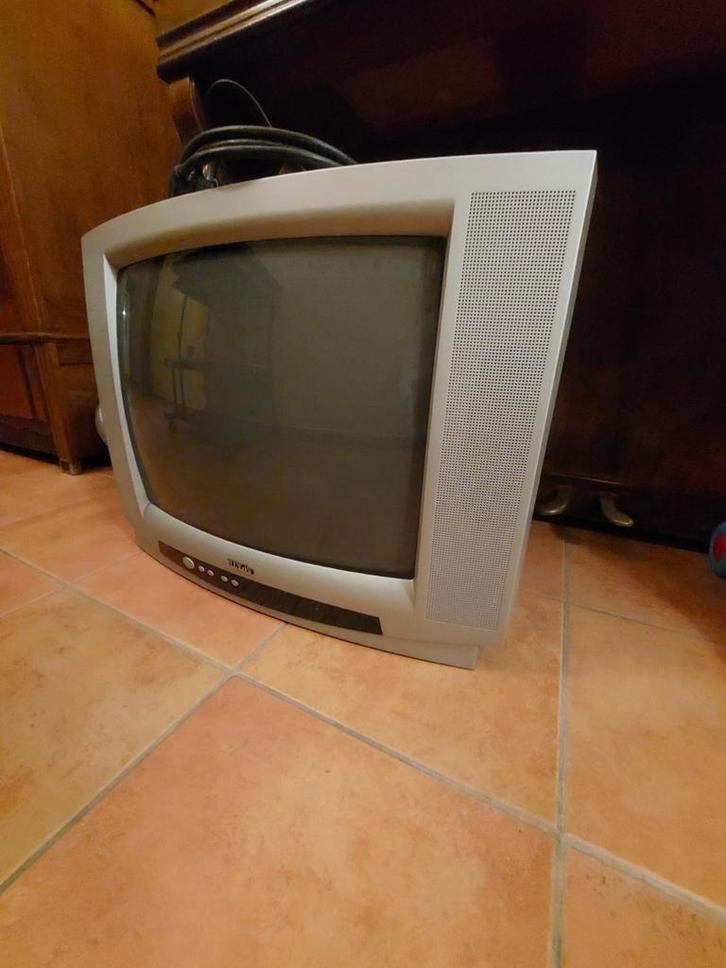 GRATIS Bluesky TV (51cm) met HDMI Adapter te koop, Audio, Tv en Foto, Televisies, Gebruikt, 40 tot 60 cm, Overige merken, Ophalen