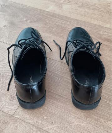 Paar klassieke schoenen maat 36 in uitstekende staat  beschikbaar voor biedingen