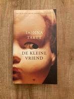 Roman De kleine vriend van Donna Tartt, Boeken, Ophalen of Verzenden, Gelezen