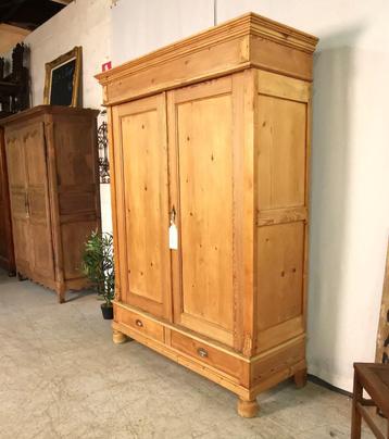antieke kleerkast in zwaar pitchpine hout H 210 B 155 D 60 beschikbaar voor biedingen