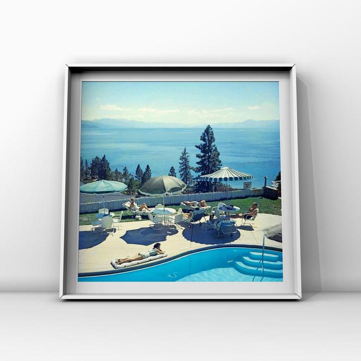 Slim Aarons – Lake Tahoe Trip (1959) – Fine Art Print, Antiek en Kunst, Kunst | Tekeningen en Fotografie, Ophalen of Verzenden