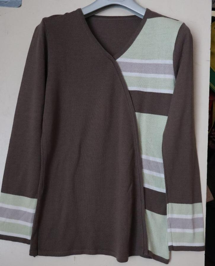 Damestrui met V hals 50% merinowol, Kleding | Dames, Truien en Vesten, Zo goed als nieuw, Maat 38/40 (M), Bruin, Ophalen of Verzenden